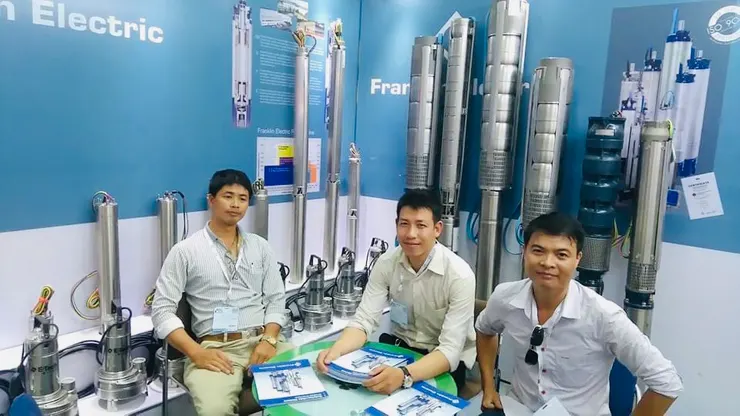 Tham gia hội chợ